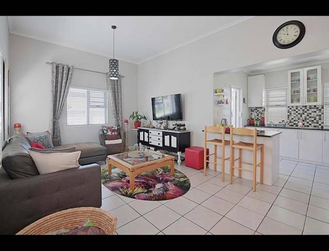 3 BEDROOM TOWNHOUSE FOR SALE IN BURGUNDY ESTATE